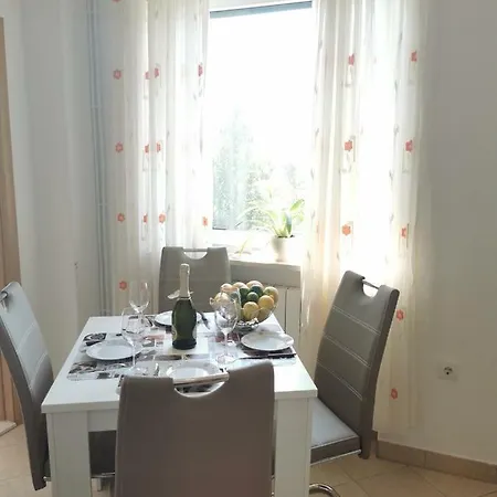 Cirko Apartment *